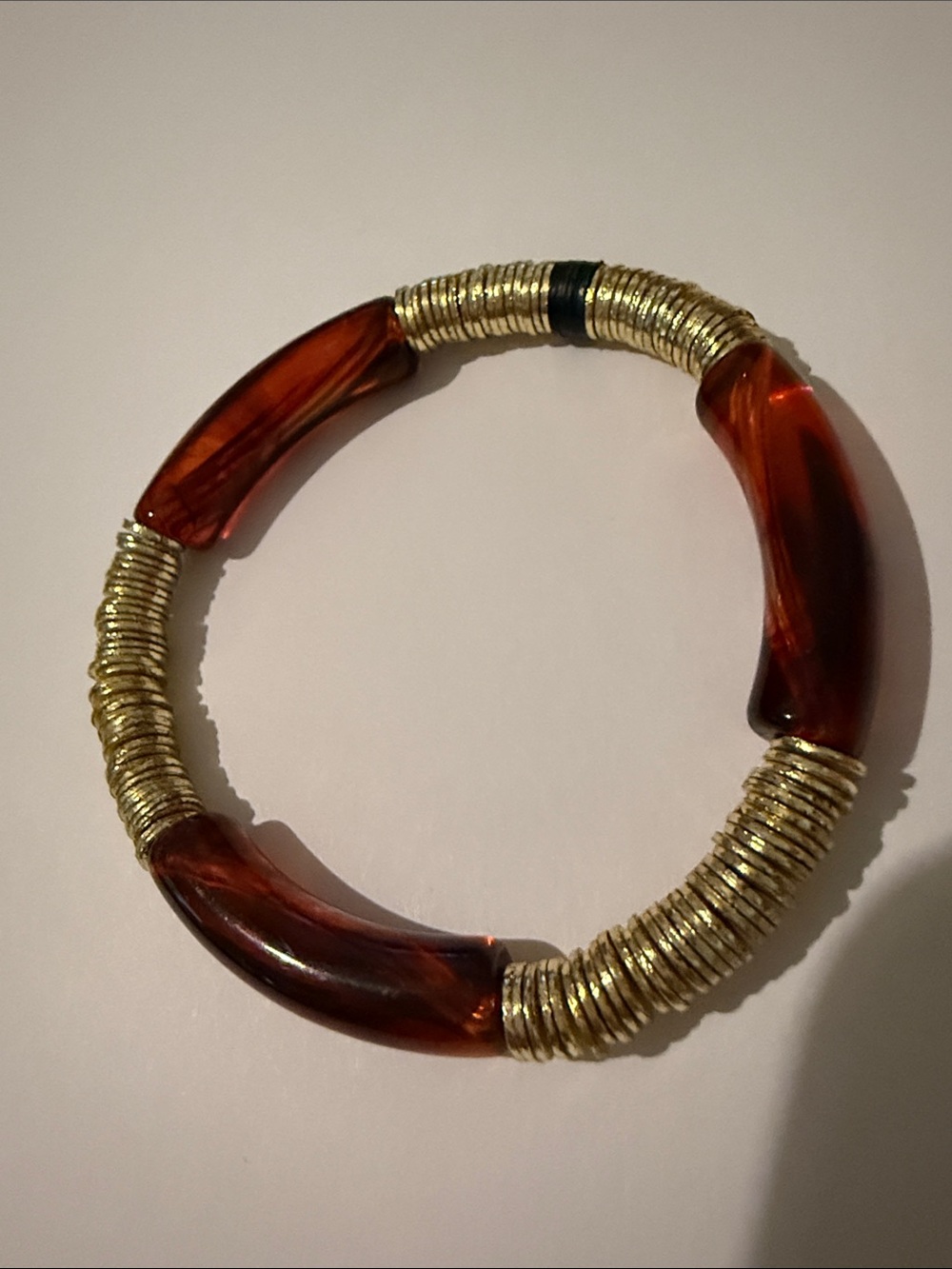 Allie+Bess Resin & Gold Coil Stretch Zo Bracelet Set of 2, tortoise and brown - Picture 6 of 6